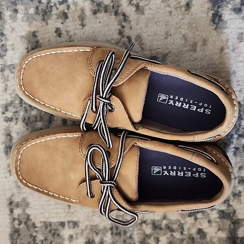 Sperry - Picture 2 of 3